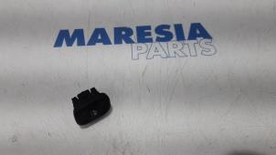 Gebrauchte Elektrisches Fenster Schalter Fiat Panda (312) 0.9 TwinAir 60 Preis € 15,00 Margenregelung angeboten von Maresia Parts