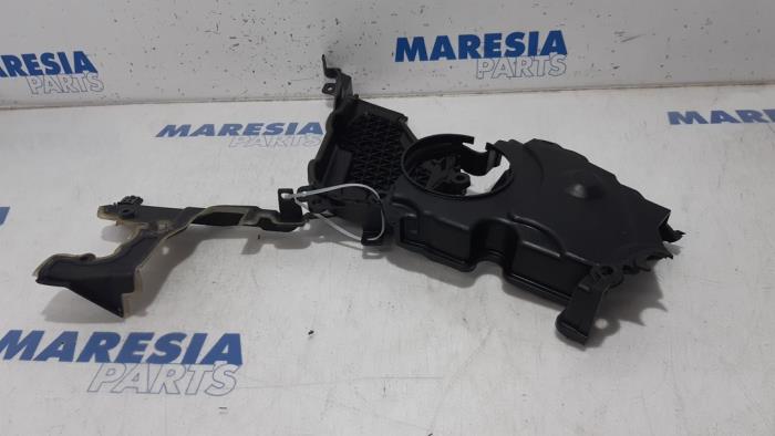 Usagé Couvercle de distribution Citroen C5 III Berline (RD) 2.0 HDiF 16V 160 Prix € 40,00 Règlement à la marge proposé par Maresia Parts