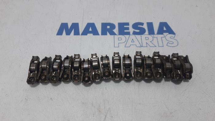 Gebrauchte Kipphebel Peugeot 5008 I (0A/0E) 1.6 VTI 16V Preis € 50,00 Margenregelung angeboten von Maresia Parts