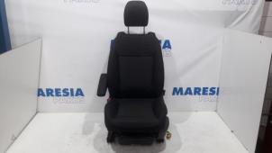 Used Seat, left Peugeot 5008 I (0A/0E) 1.6 HDiF 16V Price € 110,00 Margin scheme offered by Maresia Parts