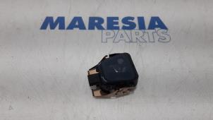 Używane Czujnik deszczu Peugeot 208 I (CA/CC/CK/CL) 1.2 Vti 12V PureTech Cena € 20,00 Procedura marży oferowane przez Maresia Parts