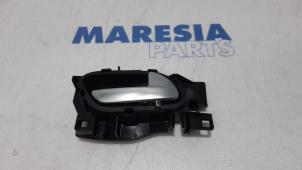 Used Front door handle 4-door, right Peugeot 208 I (CA/CC/CK/CL) 1.2 Vti 12V PureTech Price € 25,00 Margin scheme offered by Maresia Parts