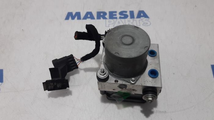 Begagnade ABS-pump Fiat Ducato (250) 2.3 D 150 Multijet Pris € 349,39 Inklusive moms erbjuds av Maresia Parts