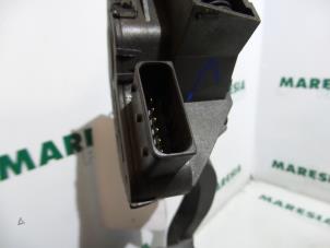 Gaspedalsensor från en Fiat Grande Punto (199) 1.3 JTD Multijet 16V 2008