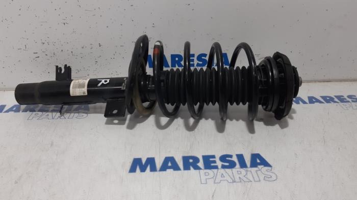 Front shock absorber rod, right from a Peugeot 208 I (CA/CC/CK/CL) 1.2 Vti 12V PureTech 2019