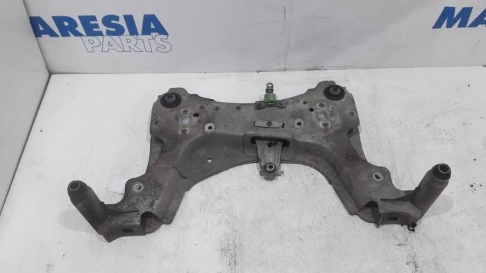 Usados Subchasis Renault Scénic III (JZ) 1.2 16V TCe 130 Precio € 105,00 Norma de margen ofrecido por Maresia Parts