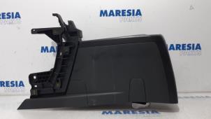 Used Middle console Peugeot 5008 I (0A/0E) 1.6 HDiF 16V Price € 75,00 Margin scheme offered by Maresia Parts