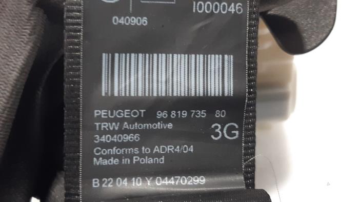 Pas bezpieczenstwa lewy tyl z Peugeot 5008 I (0A/0E) 1.6 HDiF 16V 2010