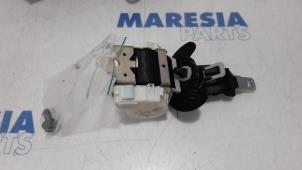 Used Rear seatbelt, left Peugeot 5008 I (0A/0E) 1.6 HDiF 16V Price € 65,00 Margin scheme offered by Maresia Parts