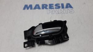 Used Rear door handle 4-door, left Peugeot 5008 I (0A/0E) 1.6 HDiF 16V Price € 25,00 Margin scheme offered by Maresia Parts