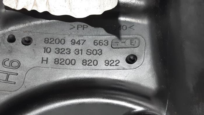 Cuerpo de filtro de aire de un Renault Scénic III (JZ) 1.2 16V TCe 130 2014