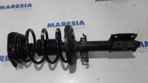 Used Front shock absorber rod, right Renault Scénic III (JZ) 1.2 16V TCe 130 Price € 35,00 Margin scheme offered by Maresia Parts