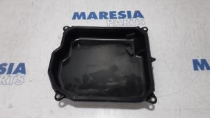 Used Gearbox cover Peugeot 206 CC (2D) 1.6 16V Price € 35,00 Margin scheme offered by Maresia Parts