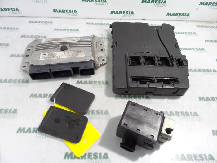 Used Engine management computer Renault Grand Scénic II (JM) 2.0 16V Turbo Price € 324,99 Margin scheme offered by Maresia Parts