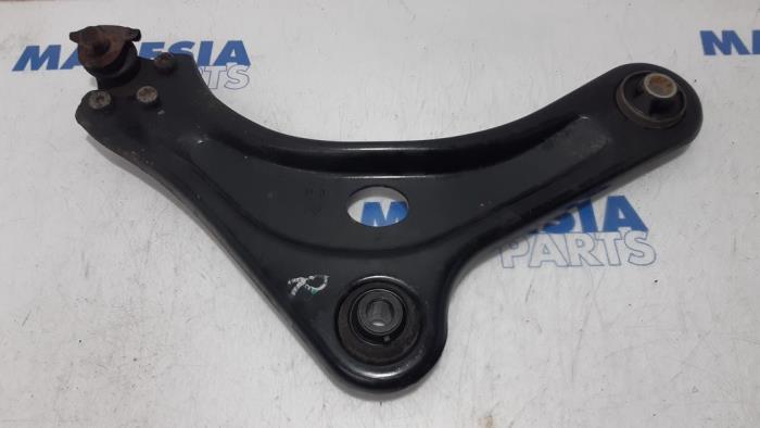 Front lower wishbone, right from a Citroën DS3 (SA) 1.4 HDi 2013