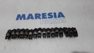 Used Rocker arm Fiat Doblo Cargo (263) 1.3 D Multijet Price € 60,50 Inclusive VAT offered by Maresia Parts