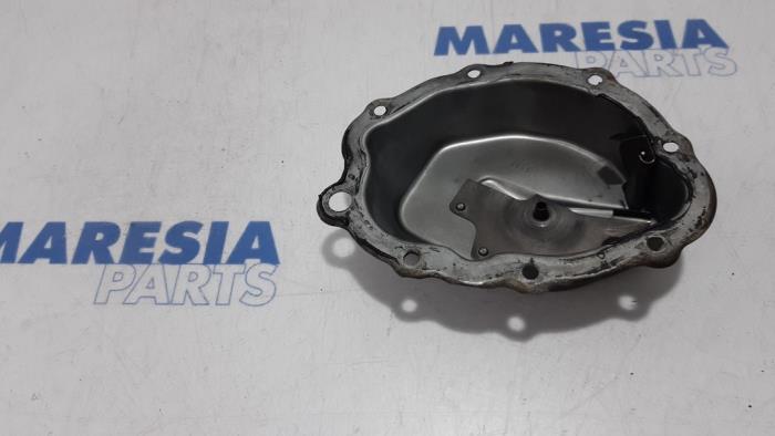 Gearbox cover from a Peugeot Partner (GC/GF/GG/GJ/GK) 1.6 HDI 75 16V 2008