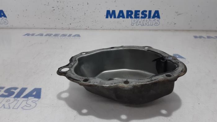 Gearbox cover from a Peugeot Partner (GC/GF/GG/GJ/GK) 1.6 HDI 75 16V 2008