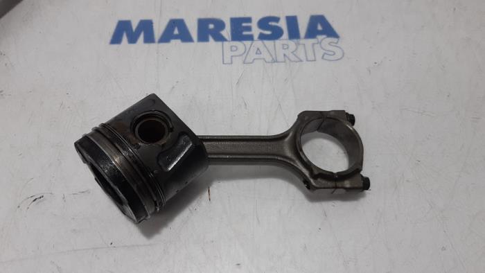 Used Piston Alfa Romeo MiTo (955) 1.3 JTDm 16V Eco Price € 50,00 Margin scheme offered by Maresia Parts