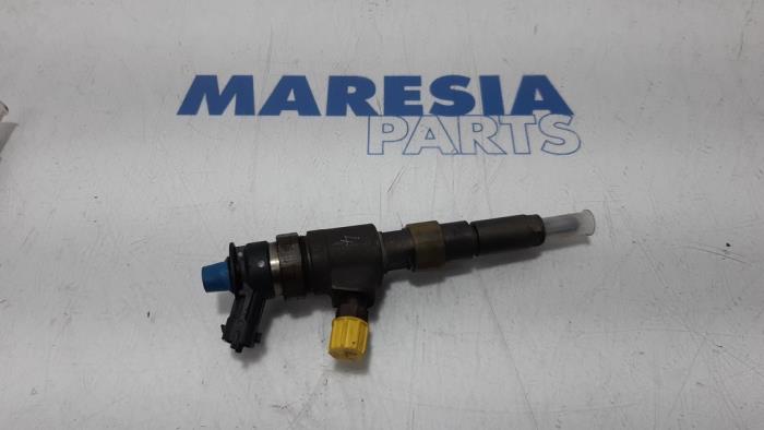 Injector (diesel) from a Citroën Berlingo 1.6 Hdi 90 Phase 2 2014