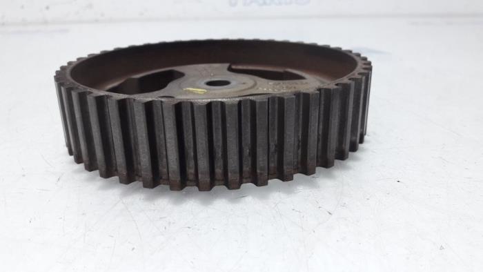 Camshaft sprocket from a Citroën Berlingo 1.6 Hdi 90 Phase 2 2014