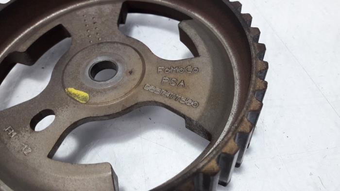 Camshaft sprocket from a Citroën Berlingo 1.6 Hdi 90 Phase 2 2014