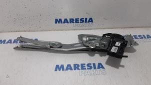 Used Window mechanism 4-door, front left Renault Scénic III (JZ) 1.2 16V TCe 130 Price € 35,00 Margin scheme offered by Maresia Parts