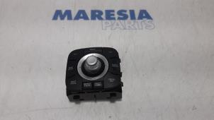 Used Navigation control panel Renault Scénic III (JZ) 1.2 16V TCe 130 Price € 65,00 Margin scheme offered by Maresia Parts