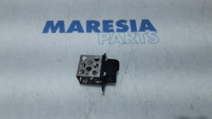 Used Cooling fan resistor Renault Scénic III (JZ) 1.2 16V TCe 130 Price € 20,00 Margin scheme offered by Maresia Parts