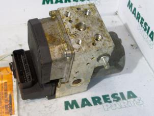 Usados Bomba ABS Renault Scénic I (JA) 2.0 16V RX4 Precio € 75,00 Norma de margen ofrecido por Maresia Parts