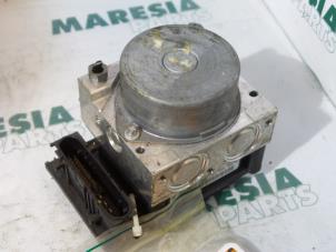 Used ABS pump Renault Scénic II (JM) 1.5 dCi 85 Price € 75,00 Margin scheme offered by Maresia Parts