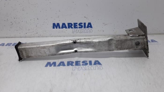Usados Subchasis Peugeot 5008 I (0A/0E) 1.6 HDiF 16V Precio € 25,00 Norma de margen ofrecido por Maresia Parts