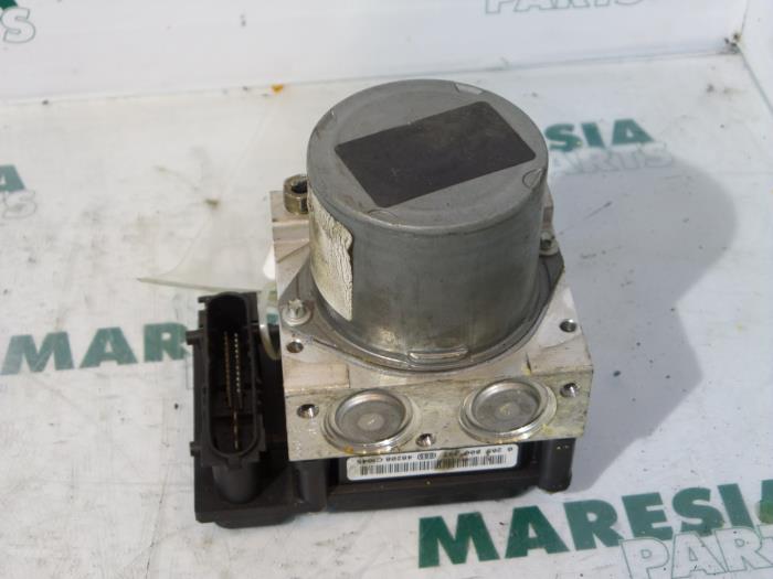 Gebrauchte ABS Pumpe Renault Grand Scénic II (JM) 2.0 16V Preis € 49,95 Margenregelung angeboten von Maresia Parts