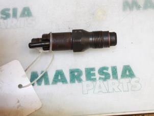 Używane Wtryskiwacz (Diesel) Fiat Scudo (220Z) 1.9 D Cena € 60,50 Z VAT oferowane przez Maresia Parts