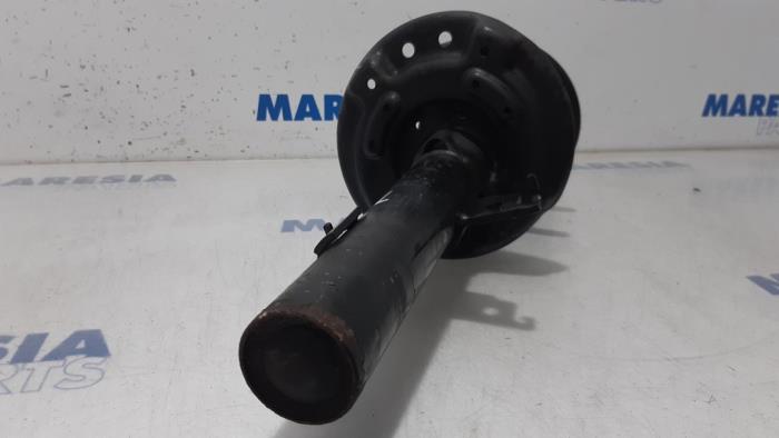 Front shock absorber rod, left from a Renault Talisman (RFDL) 1.6 Energy TCe 150 EDC 2016