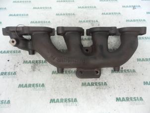 Used Exhaust manifold Renault Laguna II Grandtour (KG) 2.2 dCi 150 16V Price € 75,00 Margin scheme offered by Maresia Parts