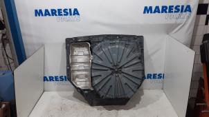 Used Spare wheel holder Renault Talisman (RFDL) 1.6 Energy TCe 150 EDC Price € 157,50 Margin scheme offered by Maresia Parts