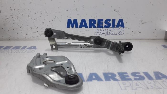 Begagnade Torkarmekanism Peugeot 5008 I (0A/0E) 1.6 HDiF 16V Pris € 49,99 Marginaltabell erbjuds av Maresia Parts