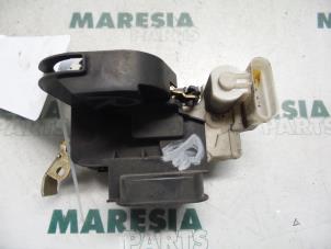 Used Door lock mechanism 2-door, right Fiat Seicento (187) 1.1 SPI Hobby,Young Price € 20,00 Margin scheme offered by Maresia Parts