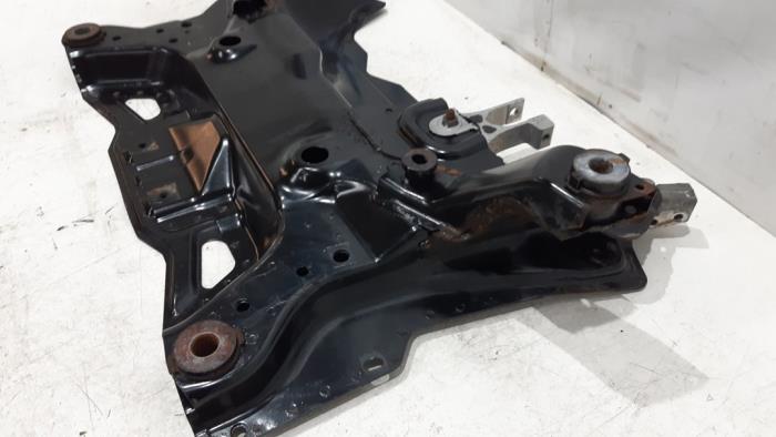 Subframe from a Citroën C5 III Berline (RD) 1.6 16V THP 155 2012