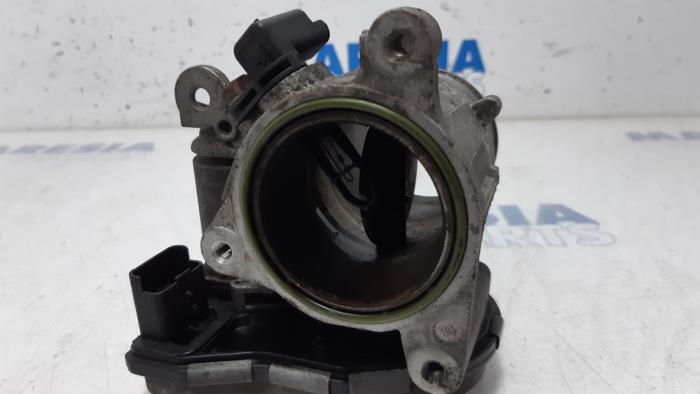 Throttle body Citroen C-Crosser 2.2 HDiF 16V - PSA326 4HN