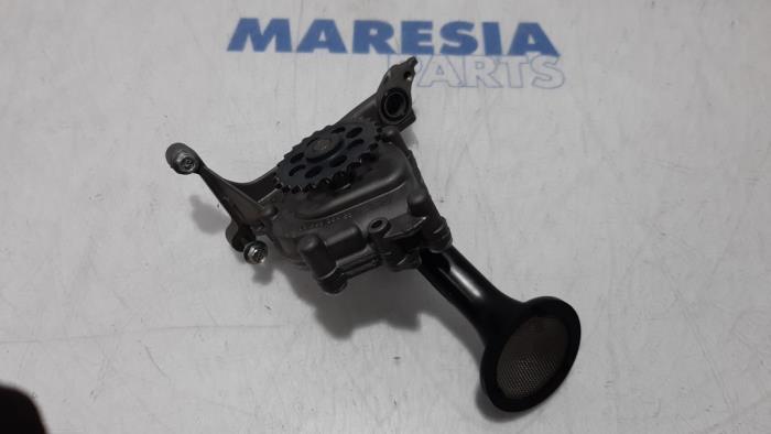 Gebrauchte Ölpumpe Peugeot 208 I (CA/CC/CK/CL) 1.0 Vti 12V PureTech Preis € 75,00 Margenregelung angeboten von Maresia Parts