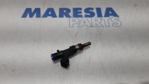 Gebrauchte Injektor (Benzineinspritzung) Renault Clio IV Estate/Grandtour (7R) 0.9 Energy TCE 12V Preis € 20,00 Margenregelung angeboten von Maresia Parts