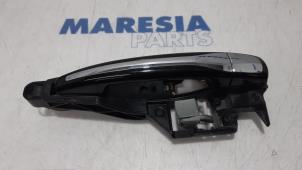 Używane Uchwyt drzwi prawych tylnych wersja 4-drzwiowa Citroen C5 III Berline (RD) 1.6 16V THP 155 Cena € 20,00 Procedura marży oferowane przez Maresia Parts