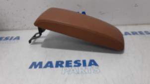 Used Armrest Citroen C5 III Berline (RD) 1.6 16V THP 155 Price € 75,00 Margin scheme offered by Maresia Parts