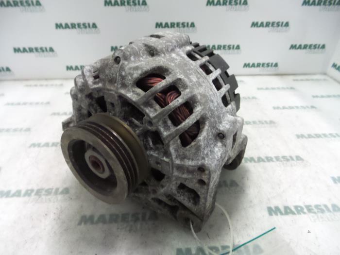 Begagnade Dynamo Renault Clio II (BB/CB) 1.2 16V Pris € 40,00 Marginaltabell erbjuds av Maresia Parts