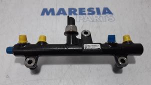 Used Fuel injector nozzle Peugeot 3008 I (0U/HU) 2.0 HYbrid4 16V Price € 70,00 Margin scheme offered by Maresia Parts