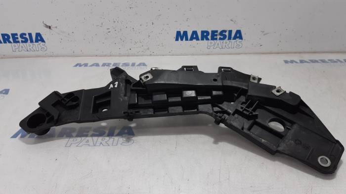 Begagnade Front Citroen Jumper (U9) 2.2 HDi 130 Pris € 36,30 Inklusive moms erbjuds av Maresia Parts