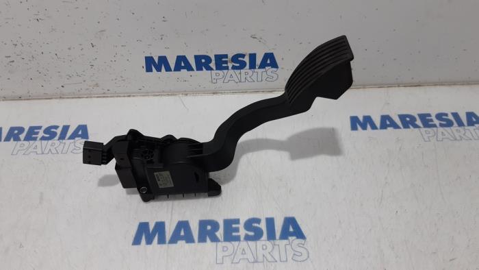 Begagnade Gaspedalsensor Fiat Doblo Cargo (263) 1.3 MJ 16V DPF Euro 5 Pris € 40,00 Marginaltabell erbjuds av Maresia Parts