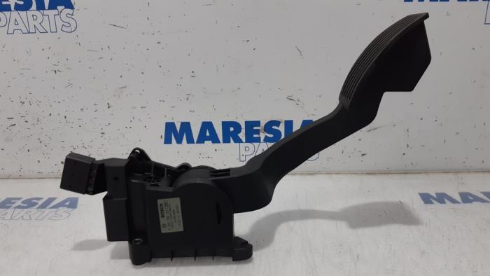 Gaspedalposition Sensor van een Fiat Doblo Cargo (263) 1.3 MJ 16V DPF Euro 5 2013
